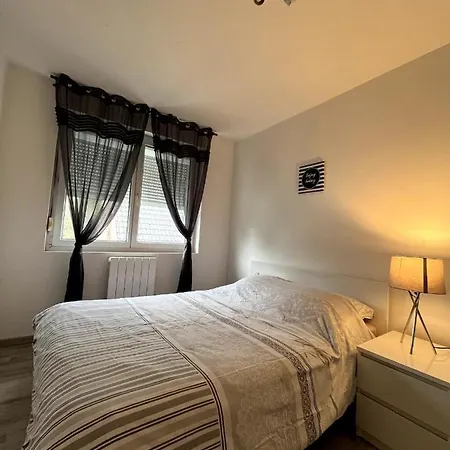 « La Perle Bleue » & « Le Coin Cosy » Apartment *