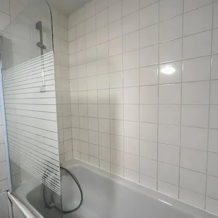 Hotel « La Perle Bleue » & « Le Coin Cosy » *